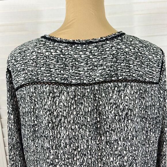 Talbots Top Large Lightweight Flowy Henley Gray & Black - Picture 10 of 12